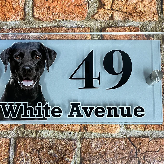 'Black Labrador' house sign number