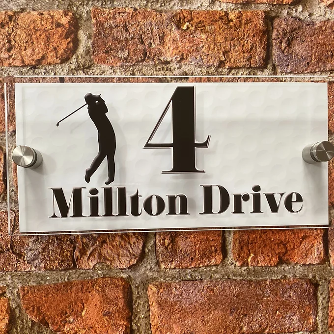 Golf house sign